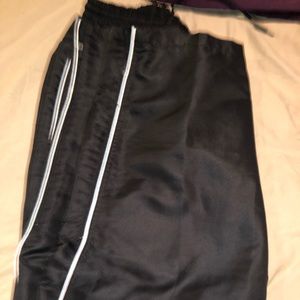 Men’s Iowa Hawkeyes slick pants